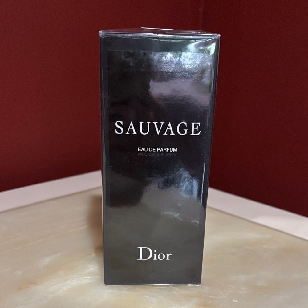 Dior Sauvage Parfum in Elegant Black